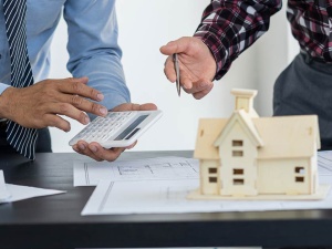 Advantages of Working With a Roofer Offering Financing